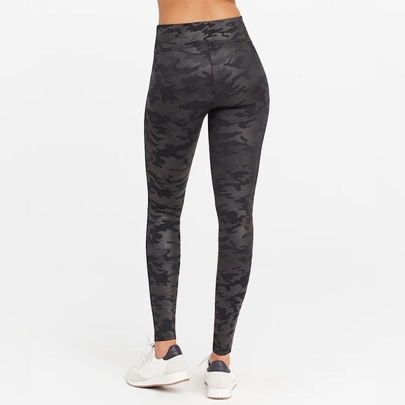 SPANX Faux Leather Matte Black Camo High Waisted Leggings Tummy + Booty Shaping - Picture 3 of 12